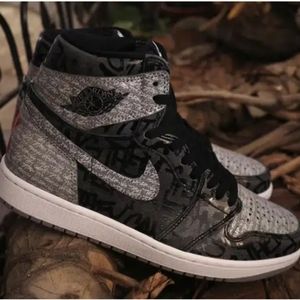 Jordan 1 sz9.5 Rebellionaire